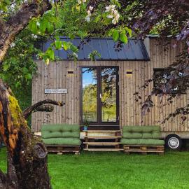 Tiny house - idyllic accommodation, ξενοδοχείο σε Grimstad
