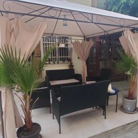 LAST CHANCE DELUXE TOP CENTER INDEPENDENT HOUSE -5 min by walk from beach #House with garden's tent ,2 bedrooms and living room with equiped kitchen&comfort included#Promenade 5 min by walk, hotel in Burgas