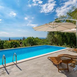 Gorgeous Apartment In Ika With Swimming Pool