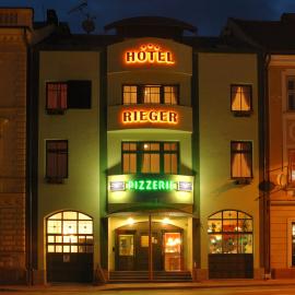 Hotel Rieger Garni, hotelli kohteessa Jičín
