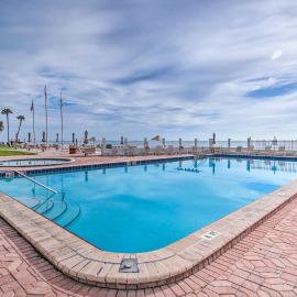 Balcony w/ Ocean Views: Daytona Beach Studio