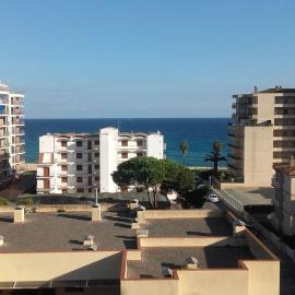 Apartamento en Torre Valentina con vista al mar，卡隆赫的飯店