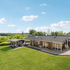 Nice Home In Ejstrupholm With Sauna