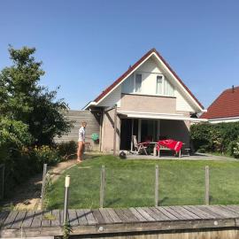 Villa aan water Sneekermeer Terherne met fietsen., Hotel in Terherne