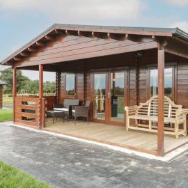 Ty Mai, Parc Y Fronwen, hotel i Newborough