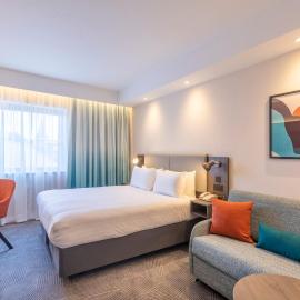 Holiday Inn London Sutton by IHG, hotel sa Sutton