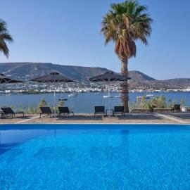 Parian Village Beach Hotel - Adults Only، فندق في باريكيا
