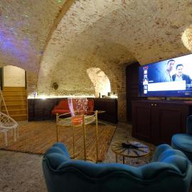 Secret Jacuzzi Mons - Parking privé gratuit, hotell i Mons