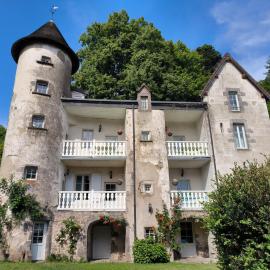Gites Le Vieux Vinzelles, hotel v destinaci Volvic