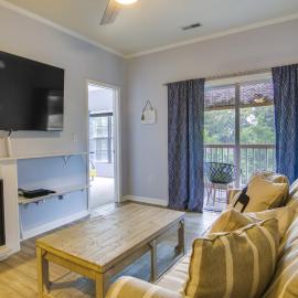 Condo w/ Pool Access ~ 2 Mi to Rehoboth Beach!, Hotel in Dewey Beach