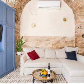 Napoleon with rooftop terrace, hotel in Akko