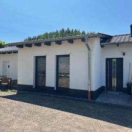 Waldfrieden Ferienhaus mit SAUNA, отель в городе Рула