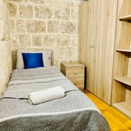 Serenity 2, hotel in Qormi