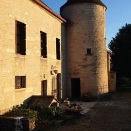 2 CHAMBRES DANS MAISON EN PIERRE ATYPIQUe, hotel in Lœuilley