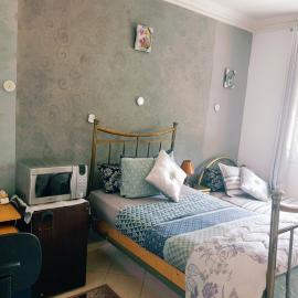 ÆrtisticŠpace In The Center Room