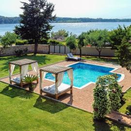 Holiday Home Giardino Marino, khách sạn ở Pomer