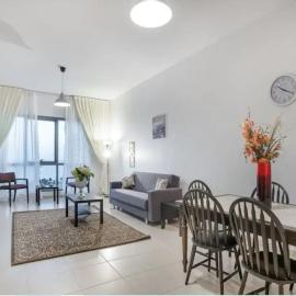 HUGE 3 Bedroom Apartment Beach Front (City View), hotel in Abu Dhabi