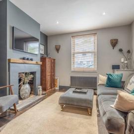 Stylish 2-Bed House With Office And Private Garden - By Tempstay