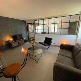 Le Clos Des Buis Gîte de Charme Le Loft, hotelli kohteessa Cazals