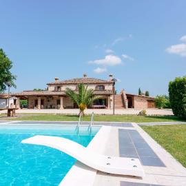 Italian Dream Villa - Pool, Spa & Wine, hotel Boceto városában