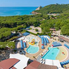 Camping Village Baia Azzurra، فندق في كاستيغليون ديلا بيسكايا