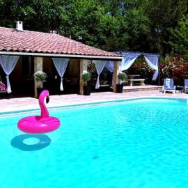 Gorges du Verdon : Guest house avec piscine, Hotel in Baudinard