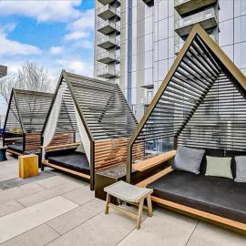 Modern Downtown Condo - Rooftop pool - Top Amenities