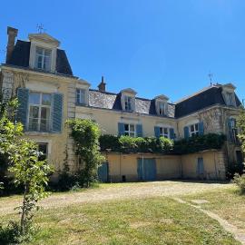 Historic 6 bedroom villa with pool & large garden