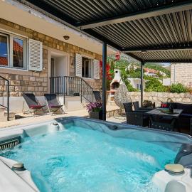 Apartment Aqua Dream - Private Jacuzzi, Terrace , Ground floor