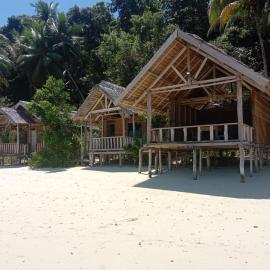 Amfriwen Homestay، فندق في Yennanas Besir