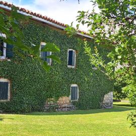 Old house Nilovic, hotel a Livari