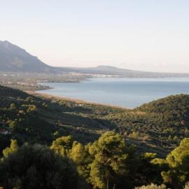 Vounaki Seaside Dreamland!, hotel in Kyparissia