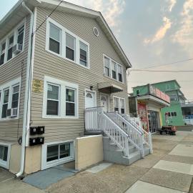 Dupont Beach House B