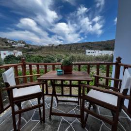 Sifnos Valley, ξενοδοχείο στον Φάρο