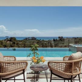 Villa Roselia - Luxury Escape with Magnificent Views, by ZanteWize