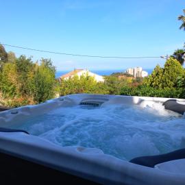 Location Bastia, U Fiumicellu. Vue Mer. Jacuzzi, Barbecue,... Pour 2 personnes, khách sạn ở Bastia