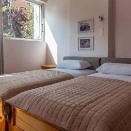 Sunny Escape:Stylish and Roomy Apt in Beach Haven!