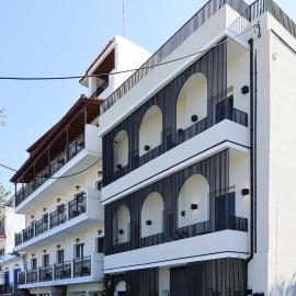 Uphill Unique Boutique Suites, hotel in Skiathos