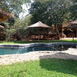 Elephant Trail Guesthouse and Backpackers, khách sạn ở Kasane