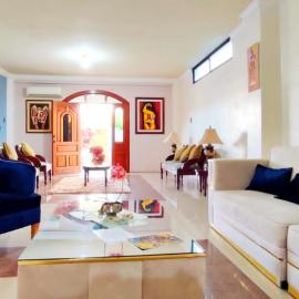 Bahía Gardner Apartment, hotelli kohteessa Puerto Baquerizo Moreno