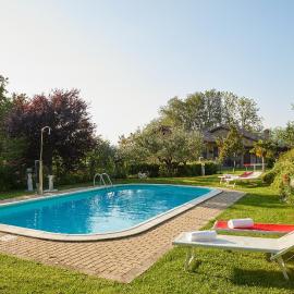Villa Belveder - Piscina, Parco e Vista by Host Hero, hotel din Castelraimondo