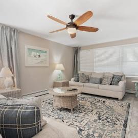 33rd Unit 1 Beachbound Parking 2 Blocks to the Beach, hotel en Brigantine