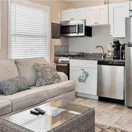 33rd Unit 2 Island Time Parking Beach 2 Blocks Away, hotelli kohteessa Brigantine