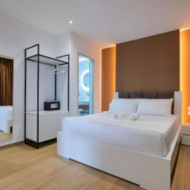 ADORA's VIEW HOTEL, hotel in Sarandë