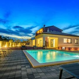 Villa 9, hotell i Marčana