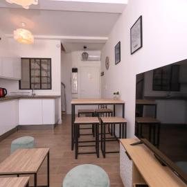 Le Nostradamus - Magnifique appartement cours principal plein centre avec parking