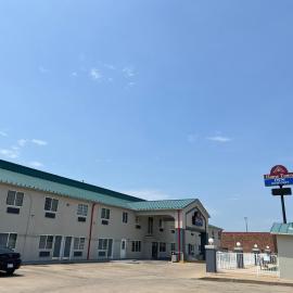 Economy Suites - Tulsa Airport, hotell i Tulsa