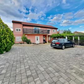 Apartman Lara