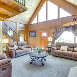 Sunny Cedaredge Home w/ Mtn Views - Hike & Fish!, hotel en Cedaredge