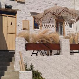 ClockWise Earthy Vibe House in Apano Chora, hotel i Ano Syros